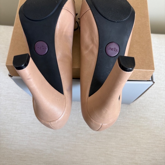 Nude & Black Bow Heels | Size 7.5 - Picture 3 of 4